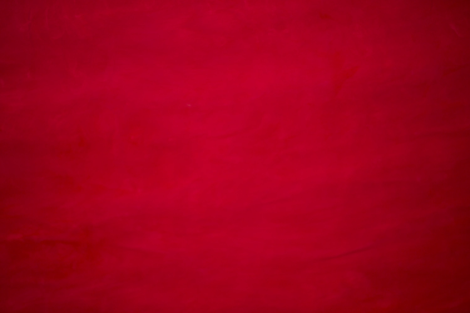 Die Farbe Rot – Spürbild von HanaART, Acryl auf Papier Mit Händen aufgetragenes Spürbild in Rottönen auf Papier – künstlerischer Impuls zu Intimität von HanaART